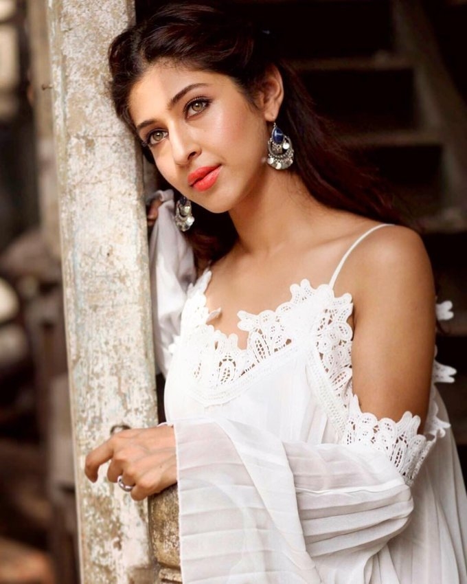 Actress Sonarika Bhadoria Hot Sizzling Images