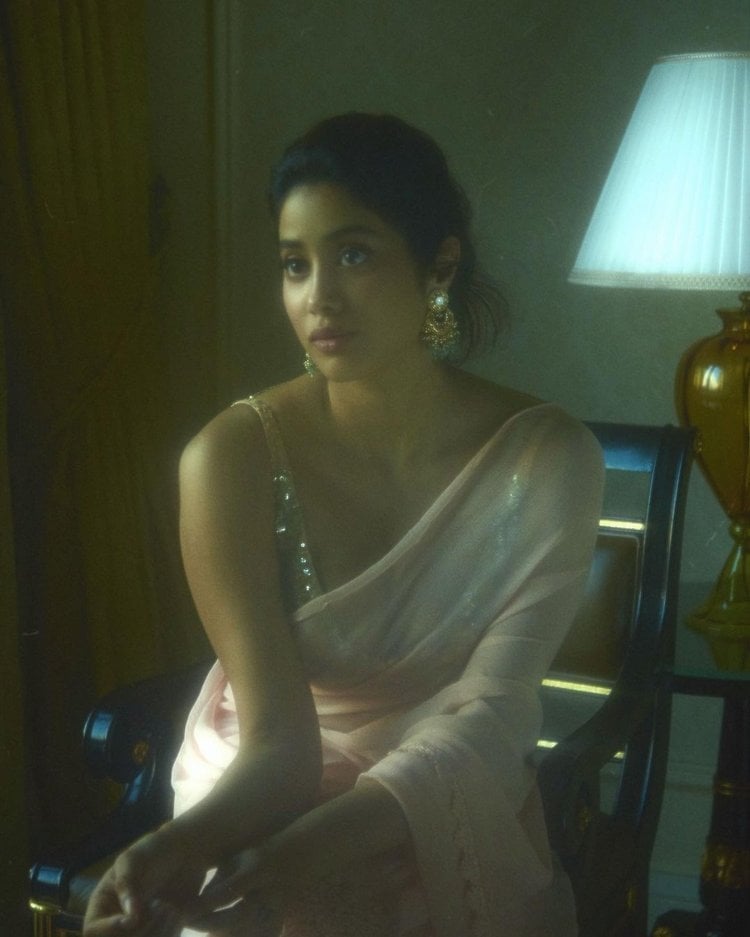 Janhvi Kapoor New Images In Saree