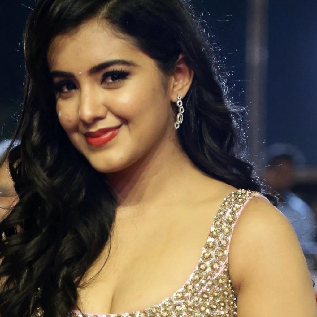 Malvika sharma latest Photos