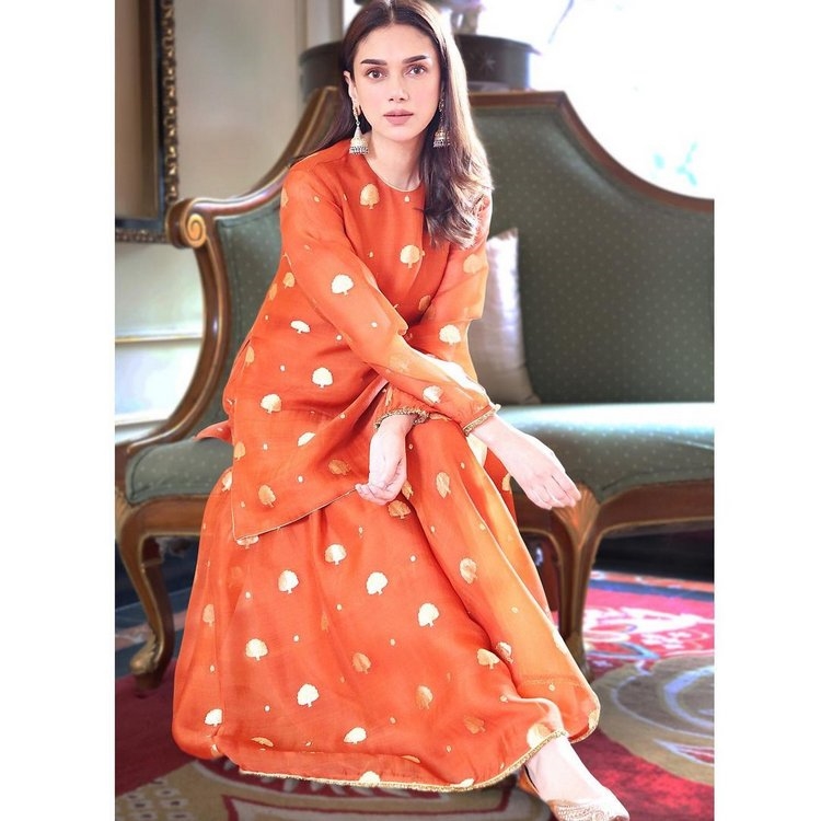 Aditi Rao Hydari New Clicks In Shoot