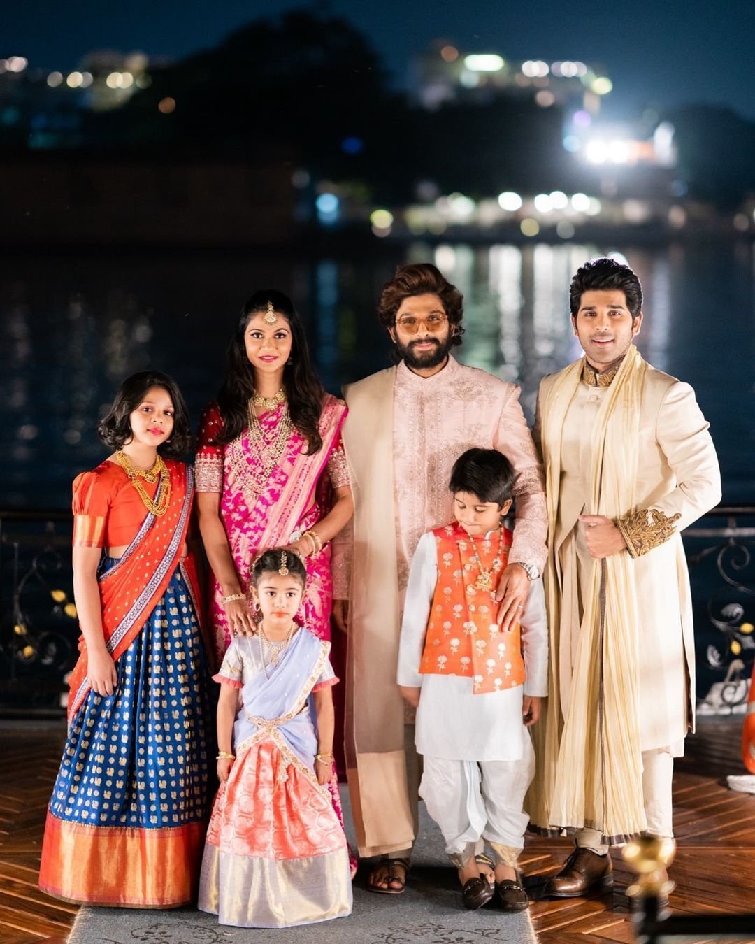 Allu Arjun New Clicks With Family