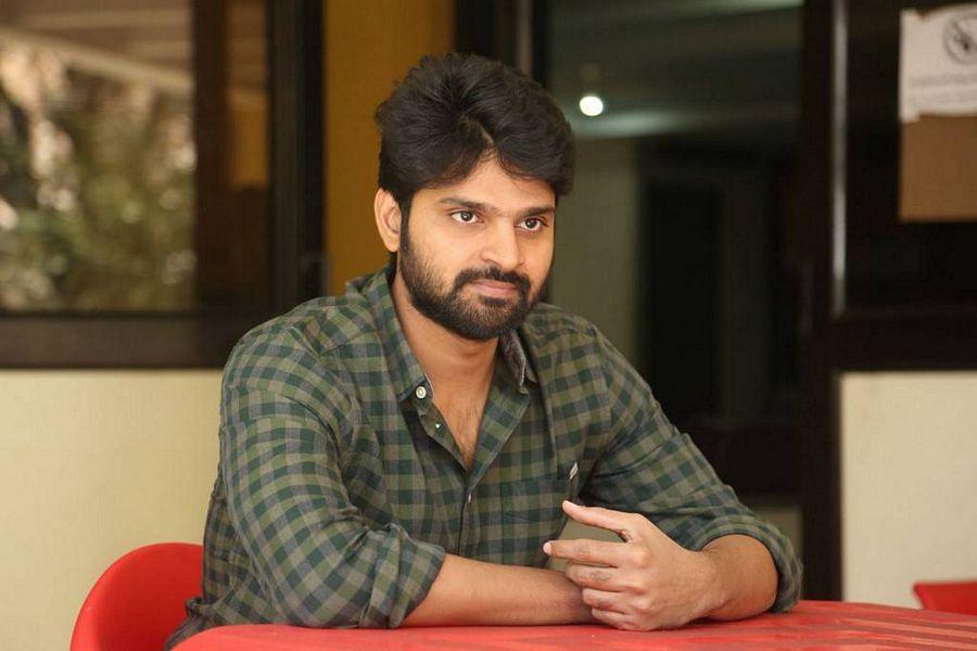 Sri Vishnu Stills At Appatlo Okadundevadu Movie Interview