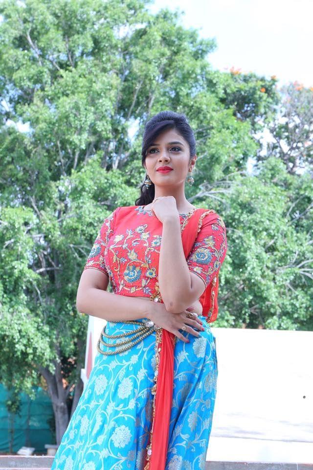 Anchor Sreemukhi Latest Stills at Dasara Mahotsavam