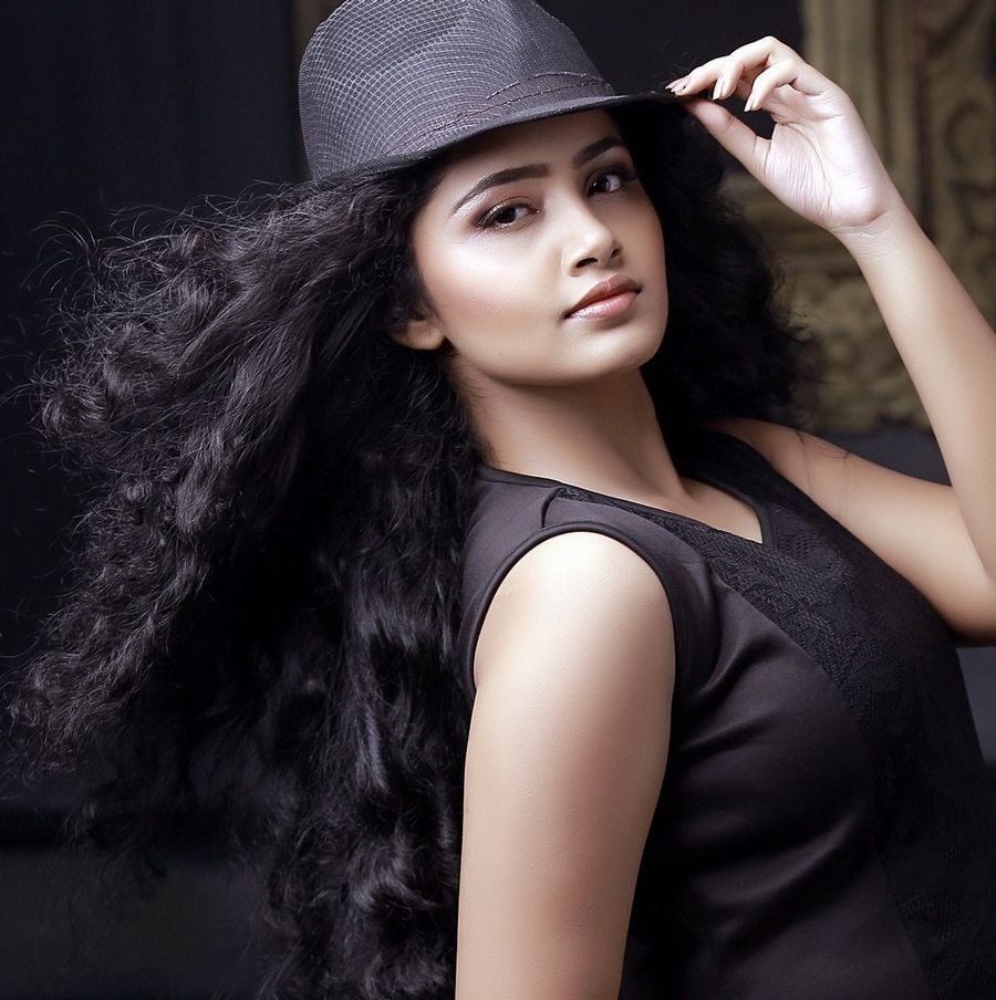 Anupama Parameswar New Stills