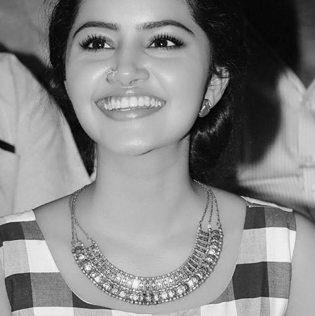 RARE & UNSEEN Photos of Anupama Parameswaran