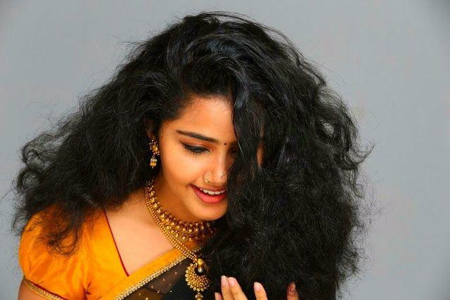 RARE & UNSEEN Photos of Anupama Parameswaran