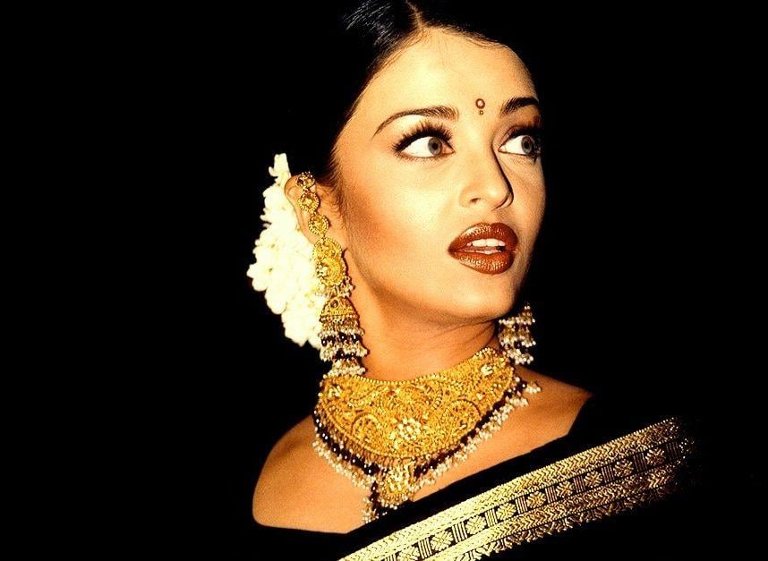 BIRTHDAY SPECIAL: Rare Photos Of Aishwarya Rai You've Never Seen Before