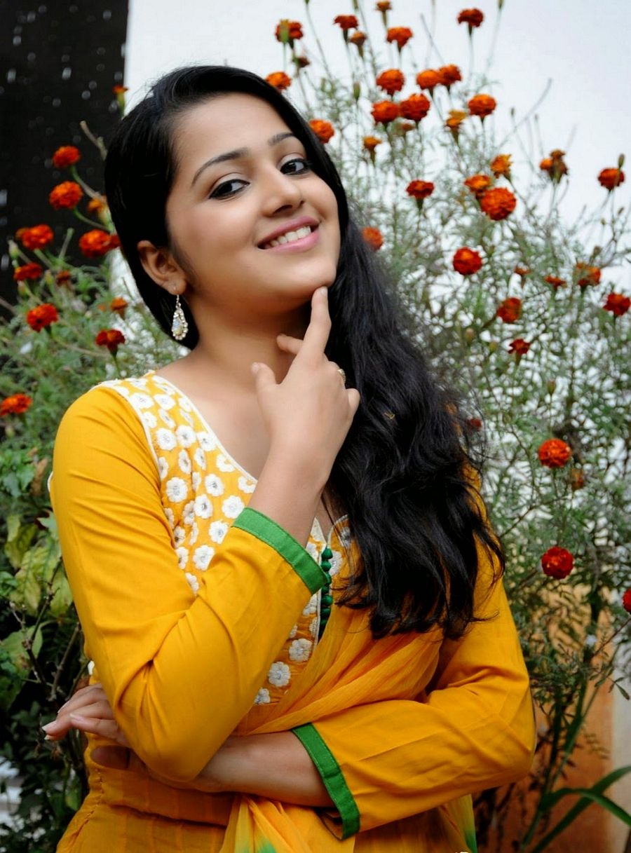 Samskruthy Shenoy Cute Photos