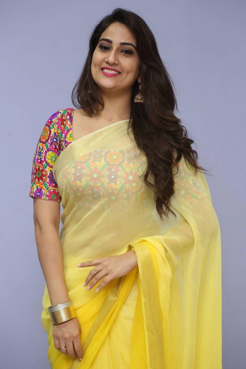 TV Anchor Manjusha Latest Saree Photos