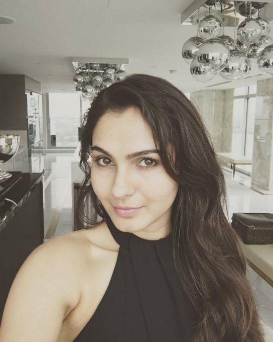 Unseen & Rare Photos Of Andrea Jeremiah