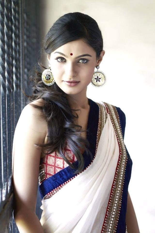 Unseen & Rare Photos Of Andrea Jeremiah