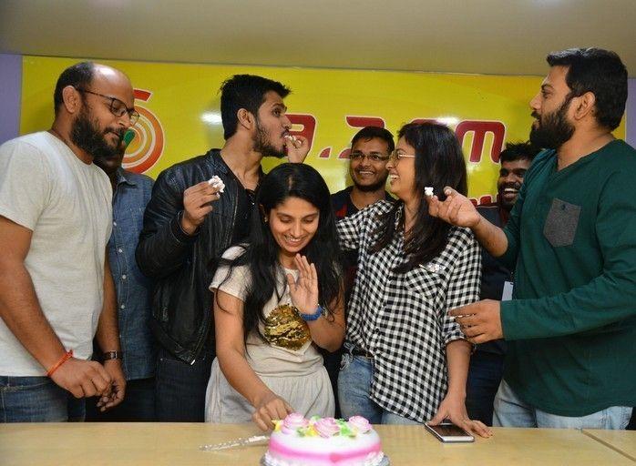 Ekkadiki Potav Chinnavada Team Stills At Radio Mirchi