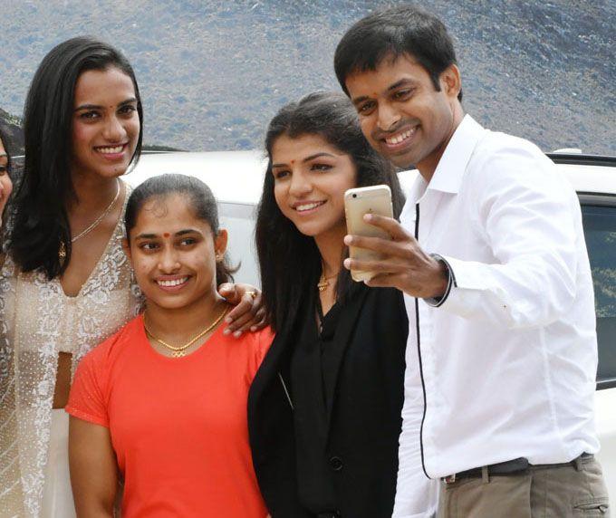 UNSEEN Private Photos of P V Sindhu