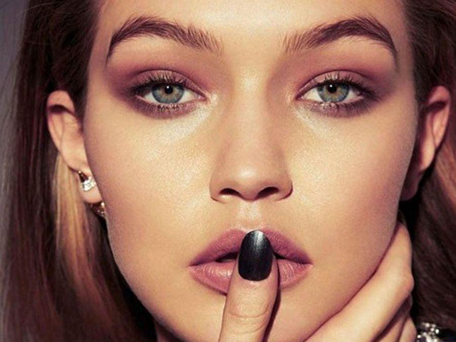 Actress Gigi Hadid Hot & Sexy HD Wallpapers