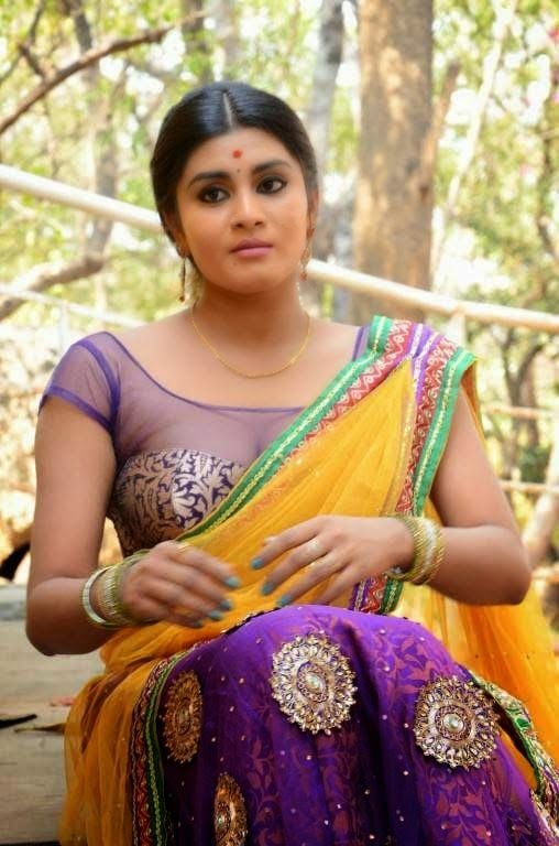 Actress Harini Hot Saree Photos