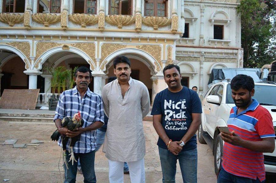 Exclusive Photos Leaked from the sets of Katamarayudu Movie