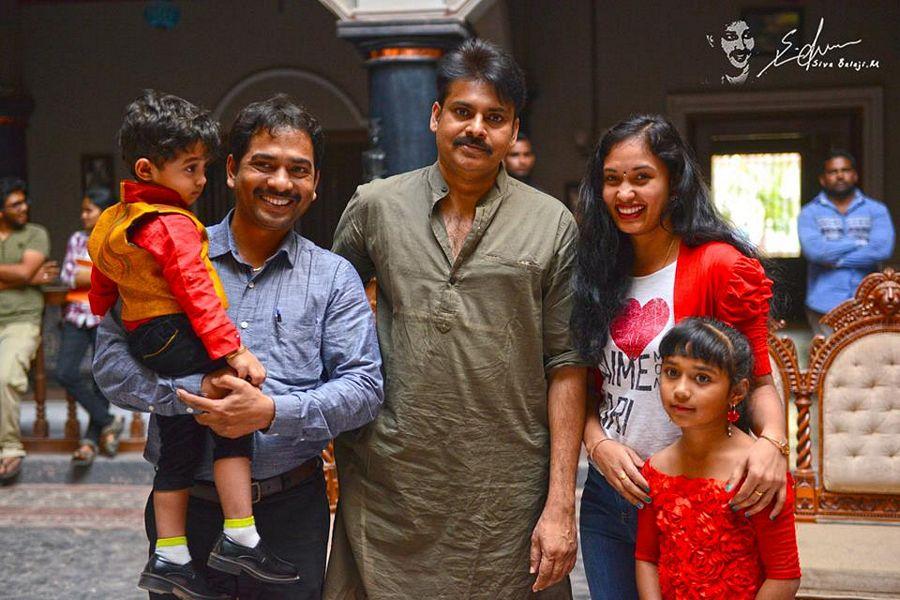 Exclusive Photos Leaked from the sets of Katamarayudu Movie