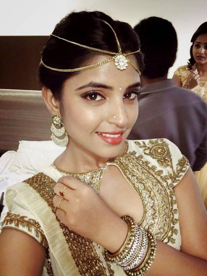 Telugu TV Anchor Shyamala Rare & UNseened Photos