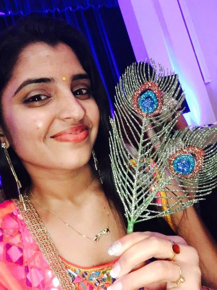 Telugu TV Anchor Shyamala Rare & UNseened Photos