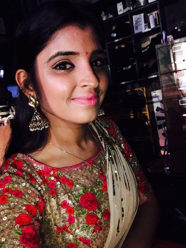 Telugu TV Anchor Shyamala Rare & UNseened Photos