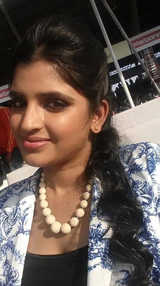 Telugu TV Anchor Shyamala Rare & UNseened Photos