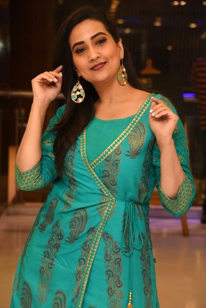 Anchor And Actress Manjusha Rampalli Stunning Images In Gre