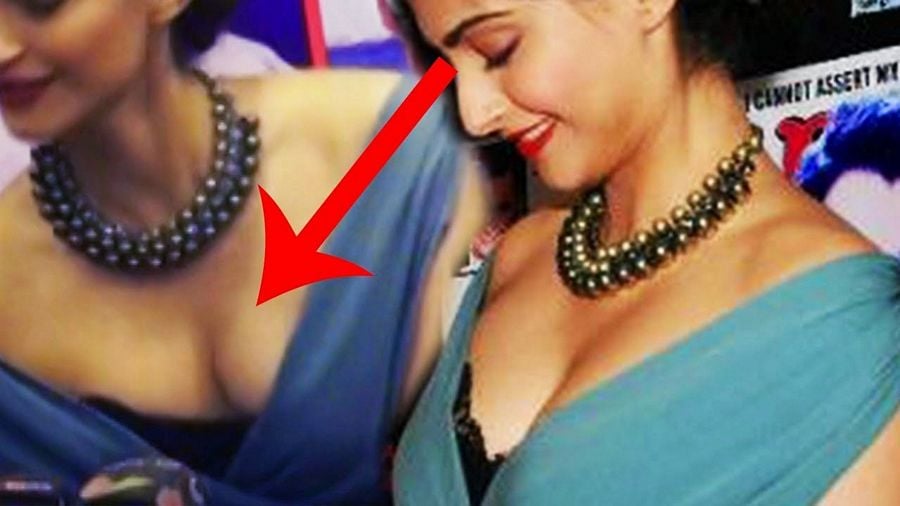 Bollywood actress oops moment Rare Photos