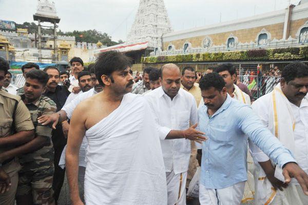 Pawan Kalyan Visits Tirumala Photos