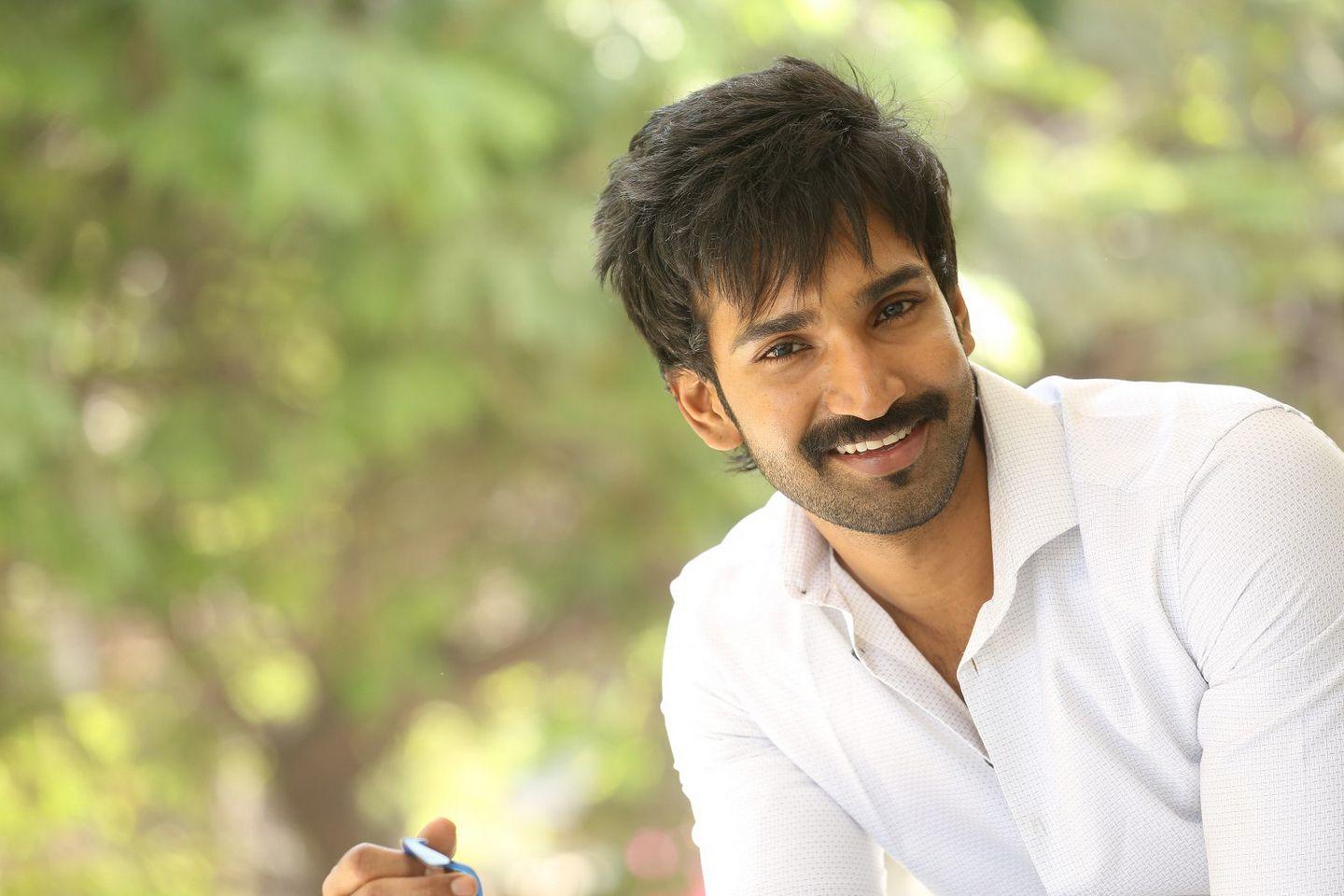 Aadhi Pinisetty Interview Pics