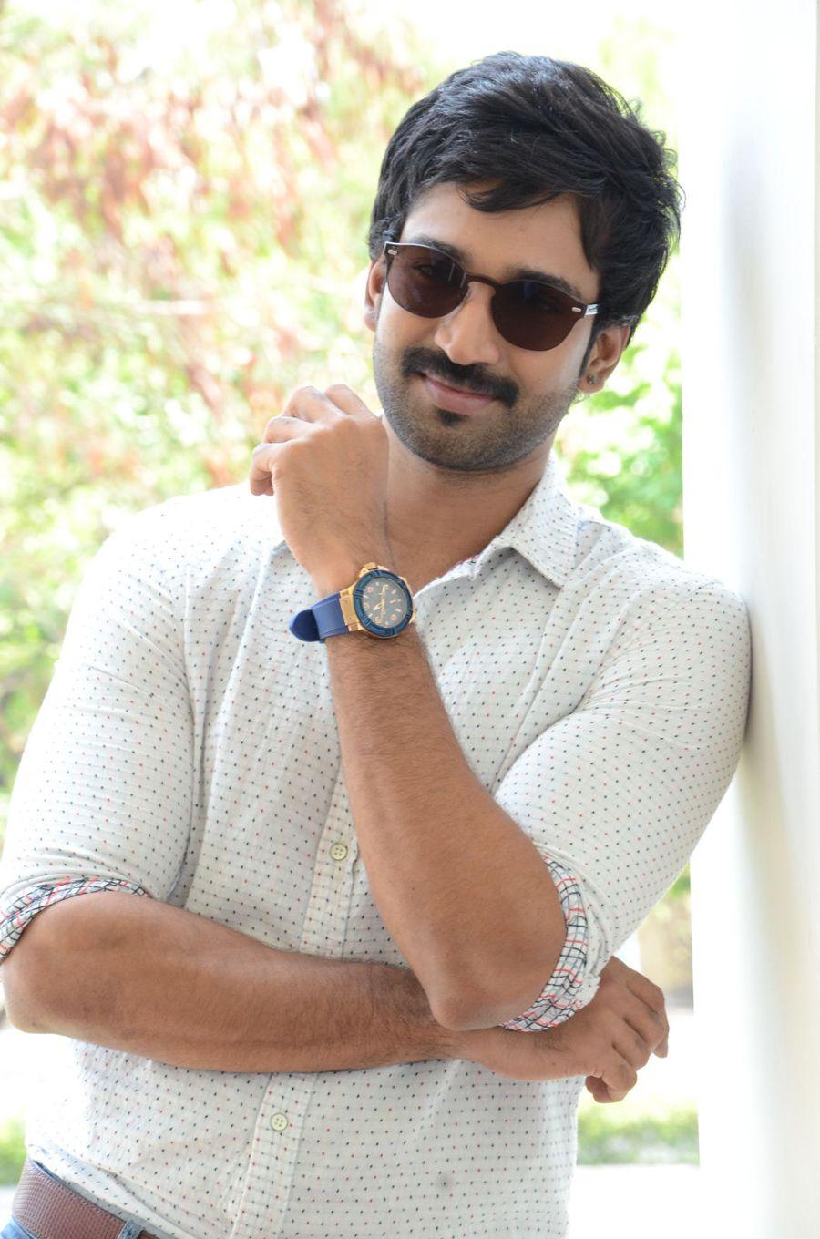 Aadhi Pinisetty New Stills