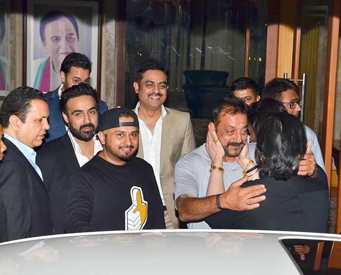 Celebrities Meet At Sanjay Dutt House