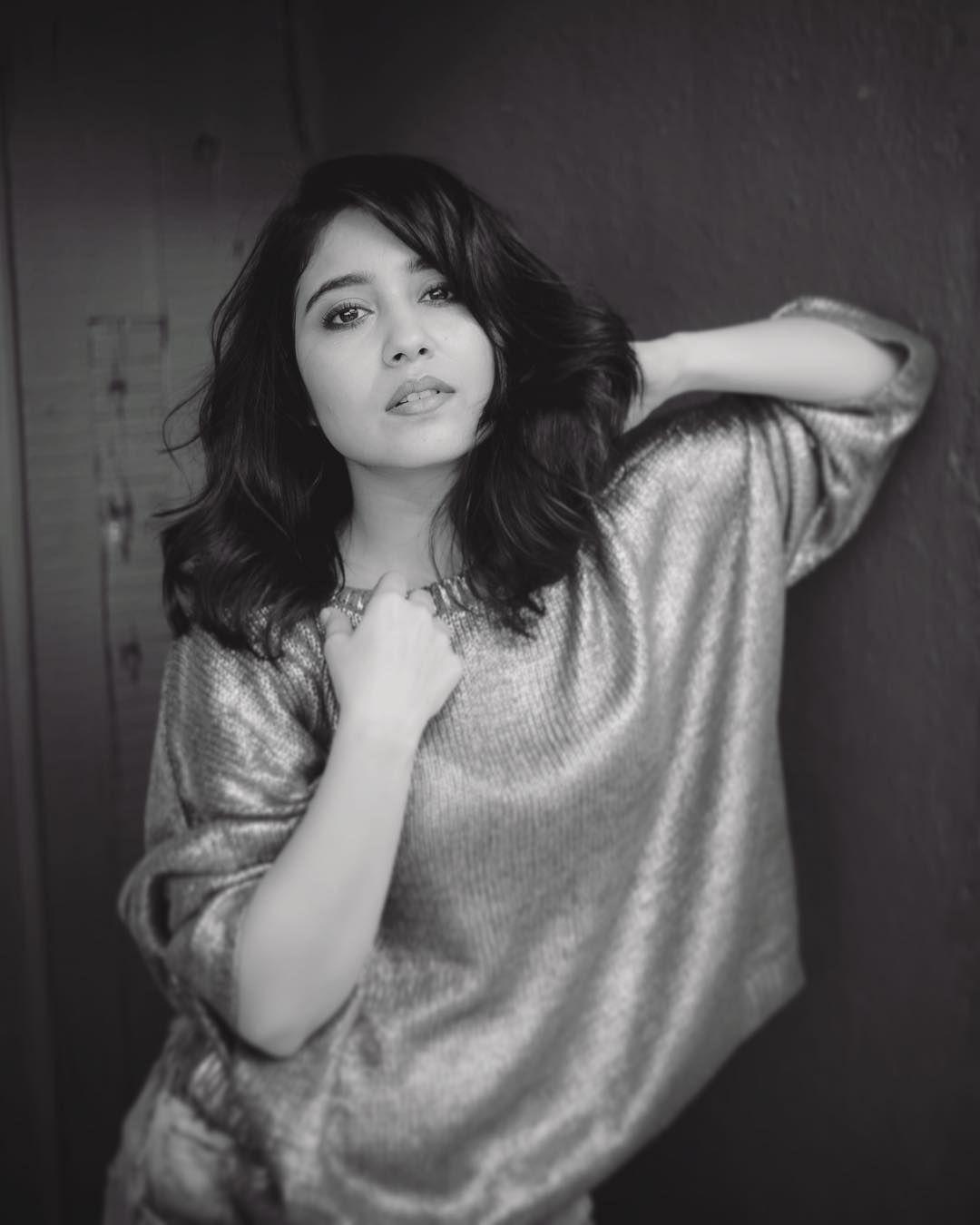 16 Hot Pics of Shweta Tripathi that make you fall in love with her Instantly