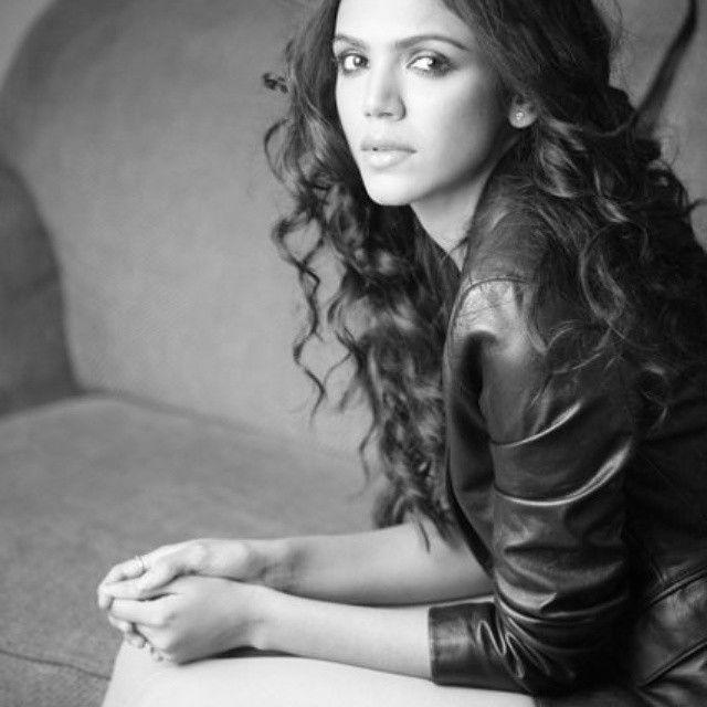 21 Hot & Sexy Images of Shriya Pilgaonkar Beautiful & Bold Photos That will Make you Her Fan