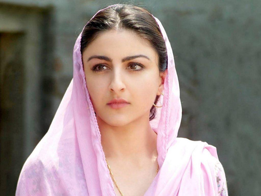 35 Soha Ali Khan All Time Top Best Photos Collections