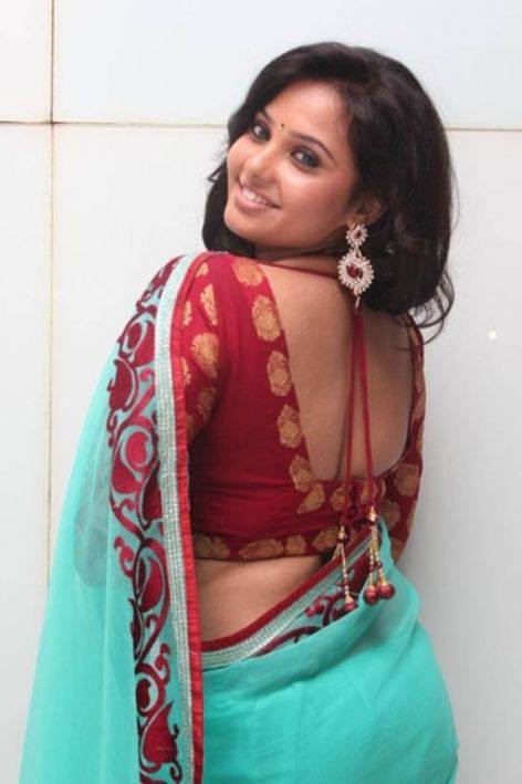 Actress Aarushi Saree Photos