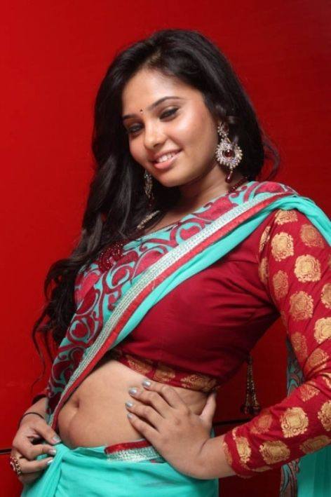 Actress Aarushi Saree Photos