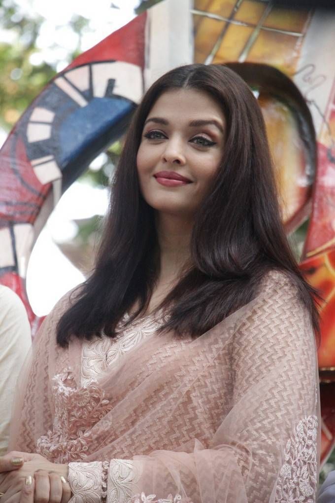 Actress Aishwarya Rai New Stills