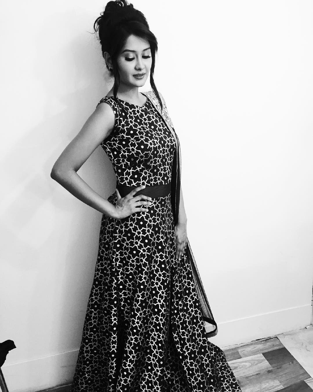 Actress Kanchi Singh Instagram Photos