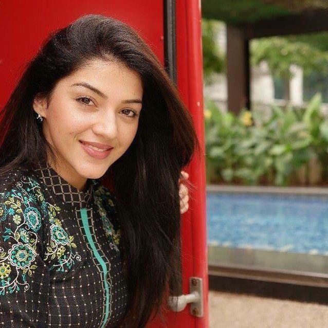 Actress Mehreen Pirzada Rare & Unseen Photos