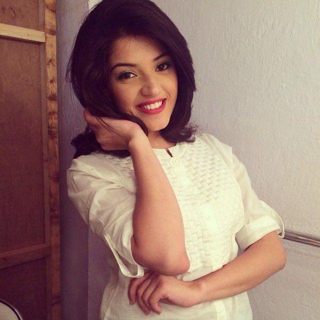 Actress Mehreen Pirzada Rare & Unseen Photos