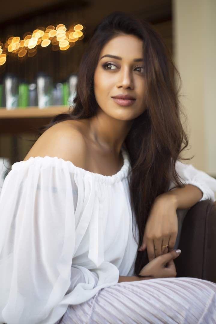 Actress Nivetha Pethuraj Latest Hot & sPICY Photoshoot Stills