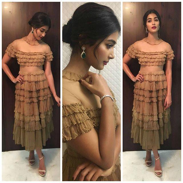 Actress Pooja Hegde New Photos