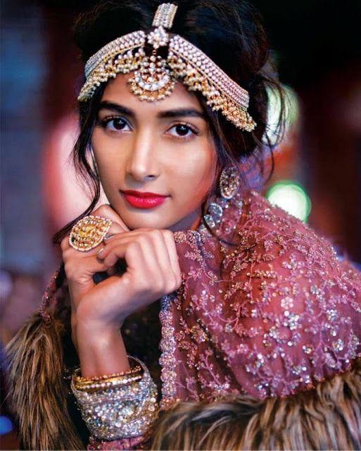 Actress Pooja Hegde New Photos