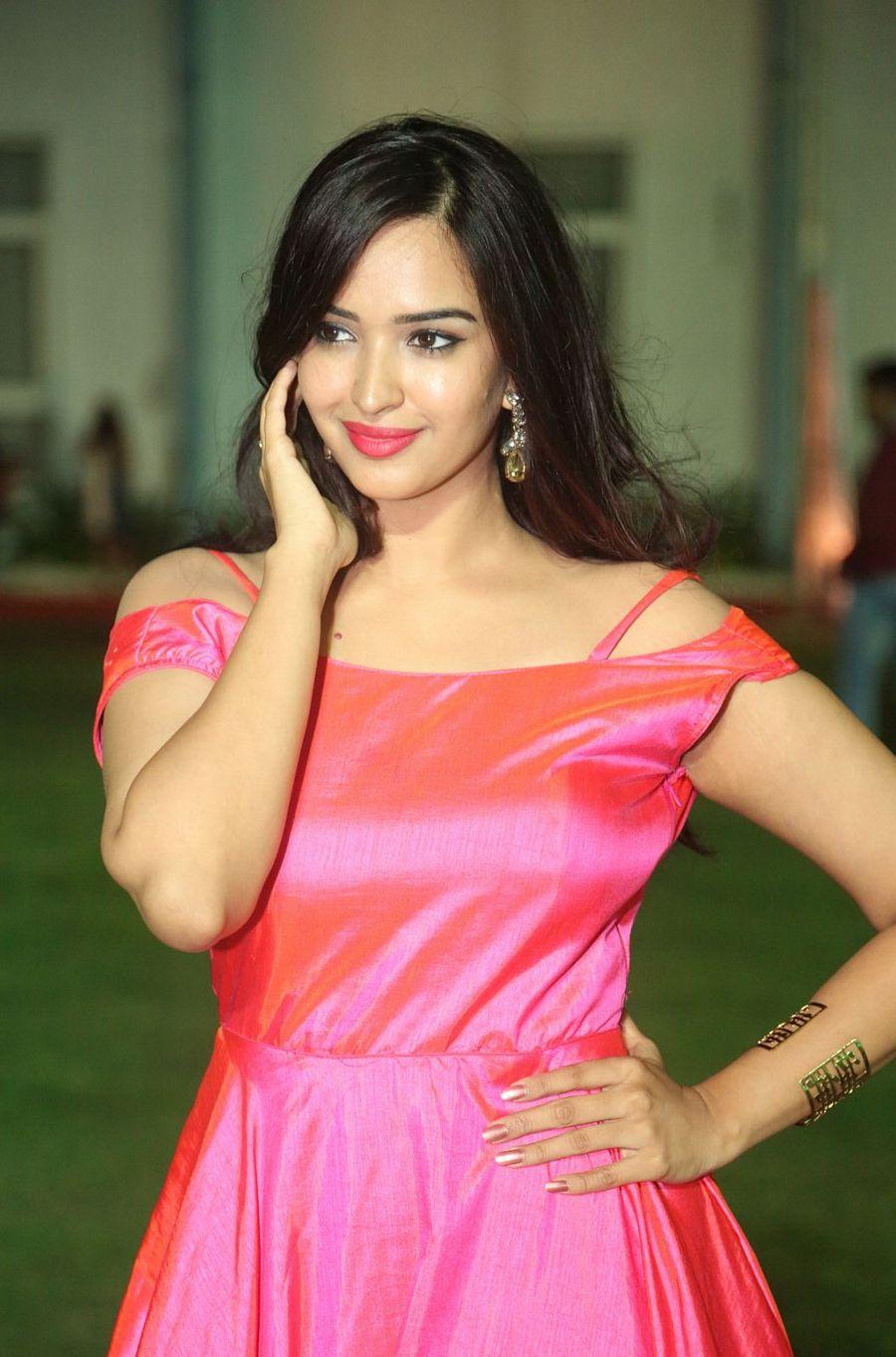 Actress Pooja Latest Photo Stills