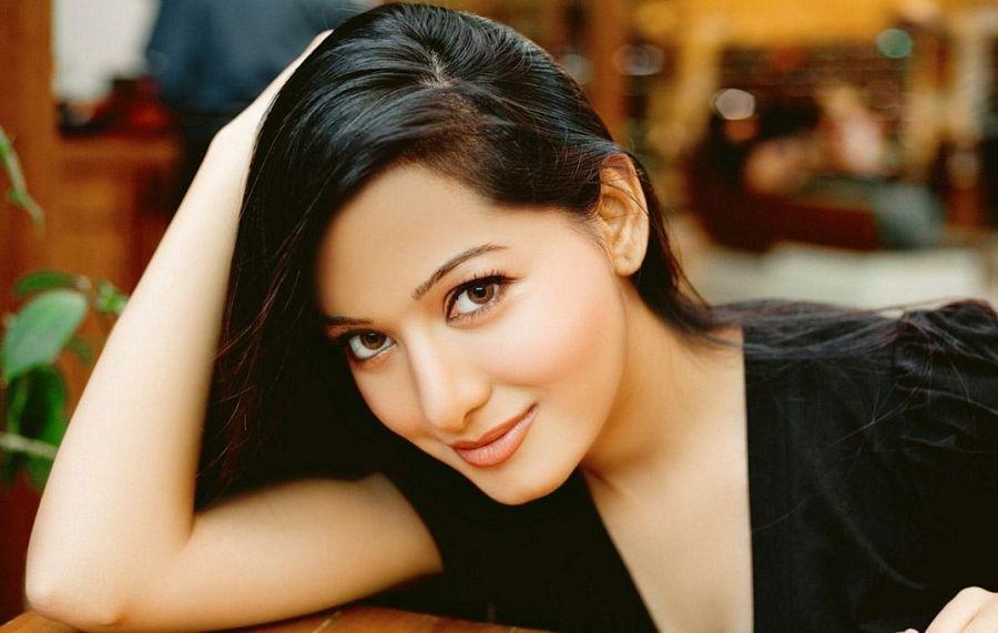 Actress Preetika Rao Latest Photo Stills