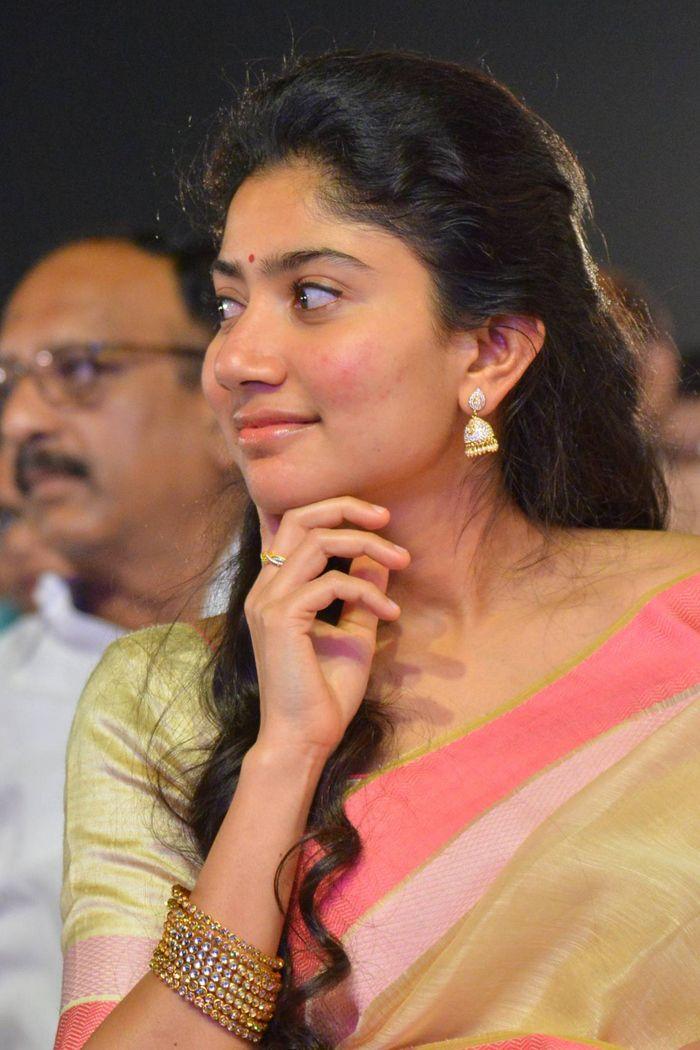 Actress Sai Pallavi Latest 2017 Photo Stills