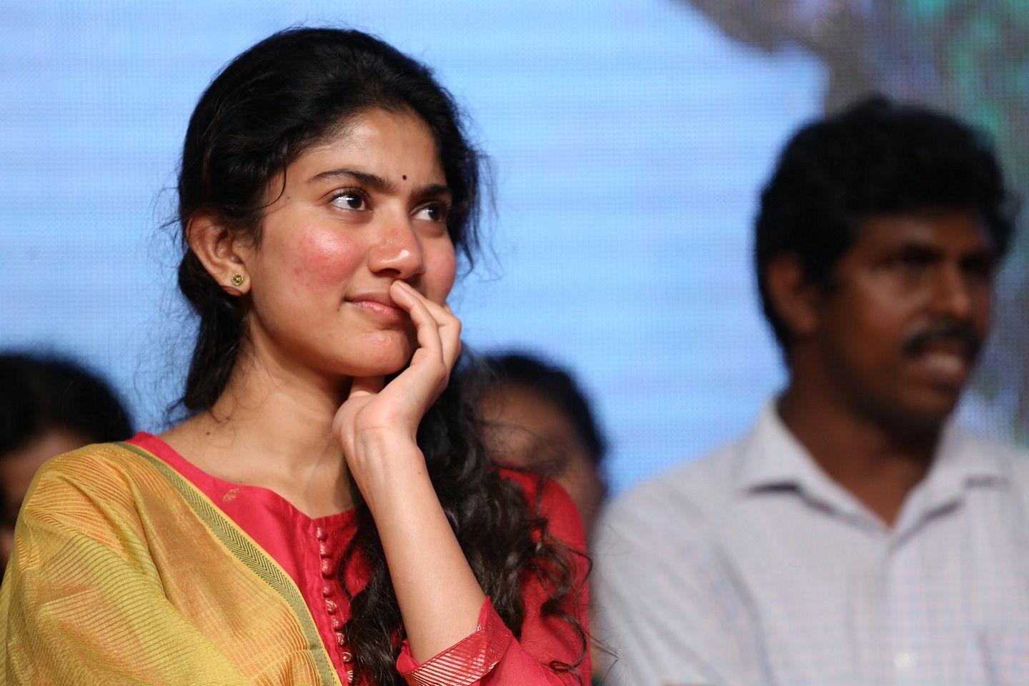 Actress Sai Pallavi Stills At Fidaa Sambaralu