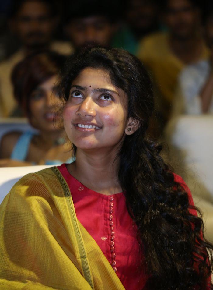 Actress Sai Pallavi Stills At Fidaa Sambaralu