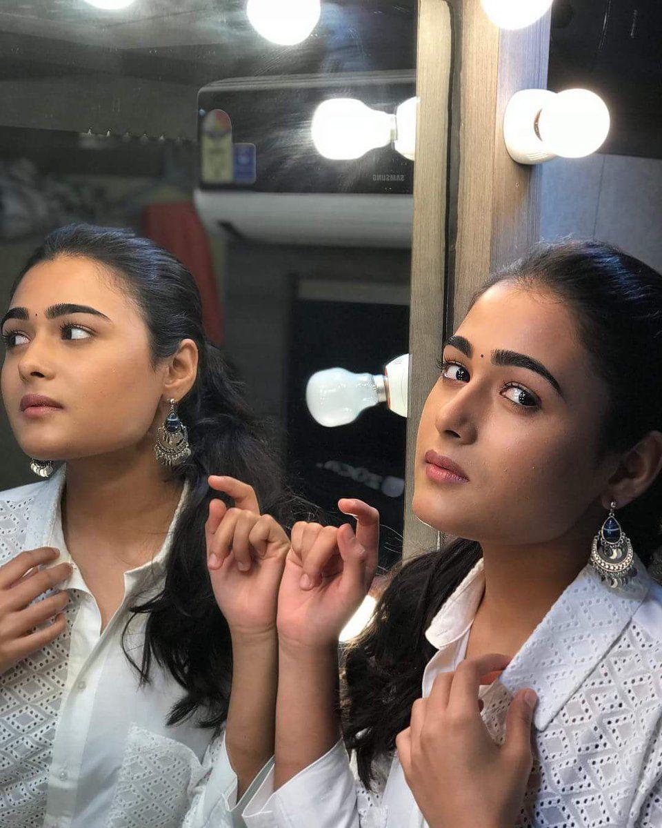 Actress Shalini Pandey Mind Blowing Photos