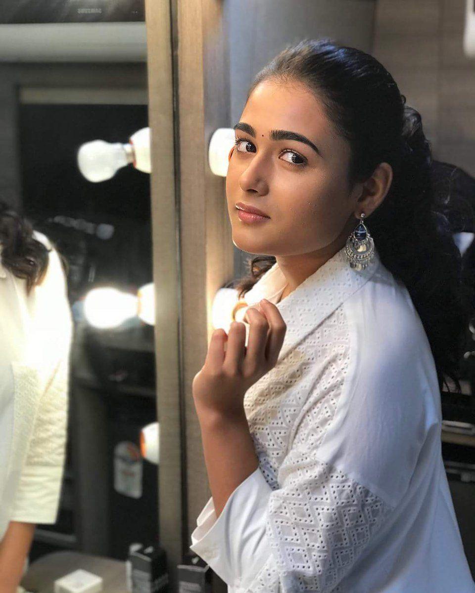 Actress Shalini Pandey Mind Blowing Photos